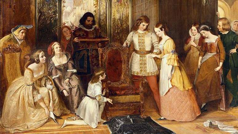 O conto de fadas da Cinderela est&aacute; enraizado na hipergamia, &agrave; medida que ela ascende de uma vida de servid&atilde;o ao status e &agrave; seguran&ccedil;a por meio do casamento com o Pr&iacute;ncipe Encantado.