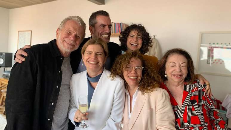 Jonas Bloch com a neta Júlia Anquier, as filhas Débora Bloch e Deni Bloch e outros famíliares - Instagram