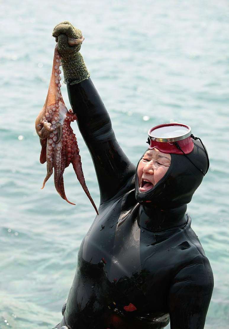 Scientists believe that Haenyeo has developed genetic advantages Scientists believe that Haenyeo has developed genetic advantages