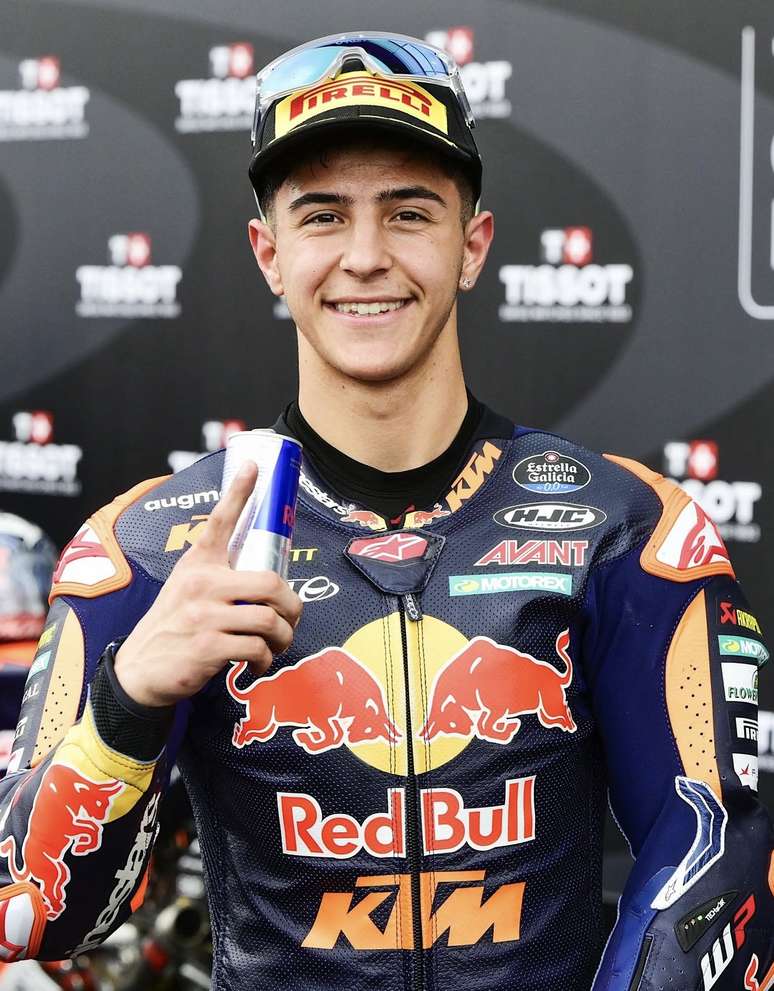 Rueda faz uma recuperação sensacional e ganha em Silverstone