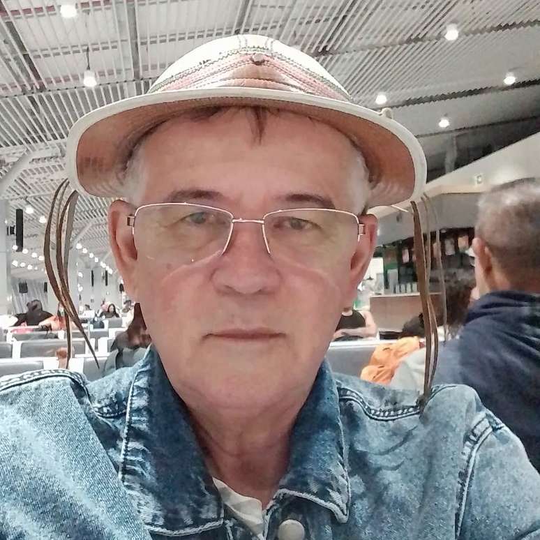 O poeta Paiva Neves pergunta qual a credibilidade de uma obra de arte construída pela máquina: “que inovação pode trazer? Nenhuma.”