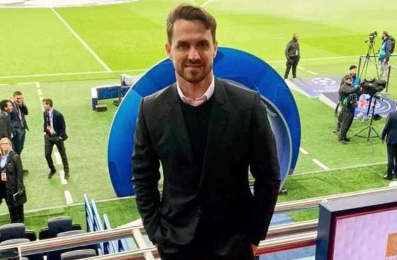 S&aacute;vio nos tempos em que defendia o Real Madrid &ndash;