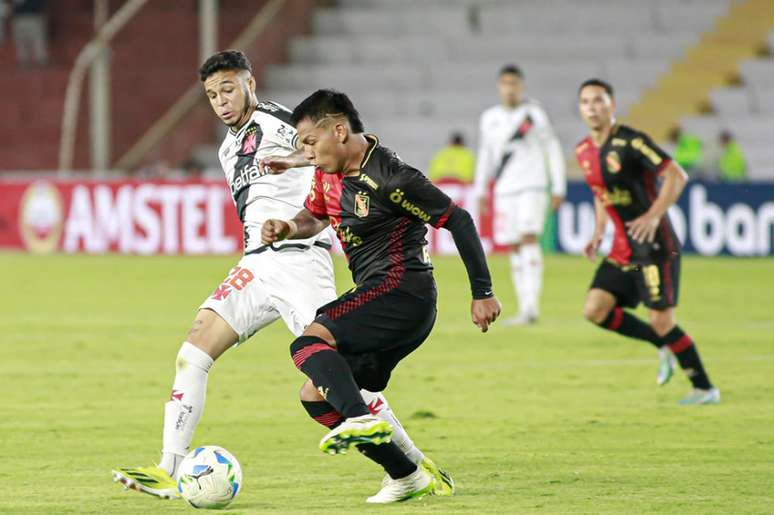 No Peru, Melgar foi buscar o empate nos minutos finais diante do Vasco &ndash;