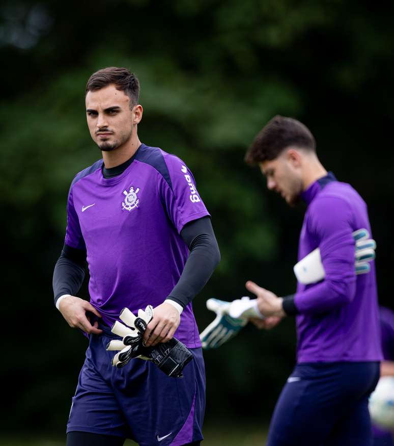 Goleiro Matheus Donelli, pelo Corinthians. Goleiro e outros dois jogadores devem deixar o clube, segundo o Meu Tim&atilde;o.