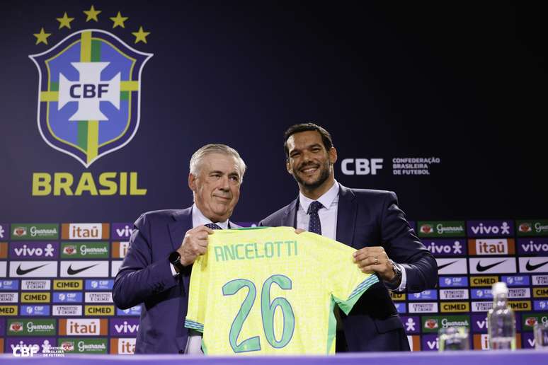 Treinador Ancelotti, pela Sele&ccedil;&atilde;o Brasileira. Ele j&aacute; anunciou a lista de 25 jogadores para os jogos contra o Equador, fora de casa, no dia 5 de junho. Cinco dias depois, a Sele&ccedil;&atilde;o vai receber o Paraguai, na Neo Qu&iacute;mica Arena, em S&atilde;o Paulo.&nbsp;
