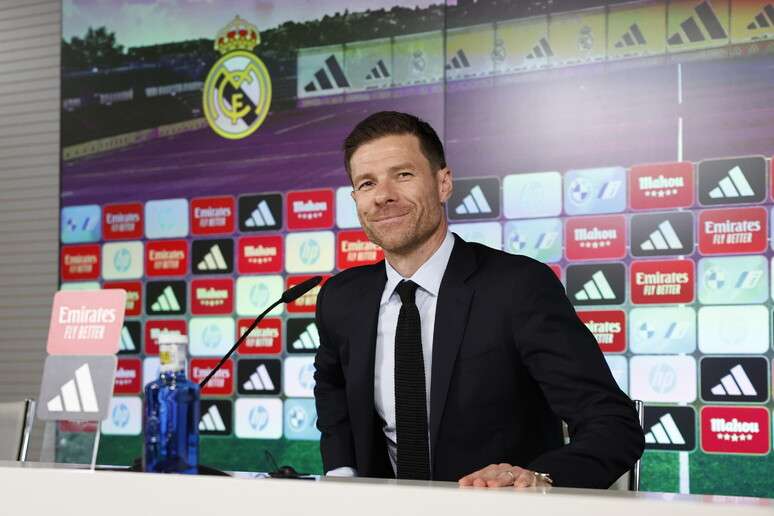Ex-volante é o sucessor de Ancelotti no comando do clube espanhol
