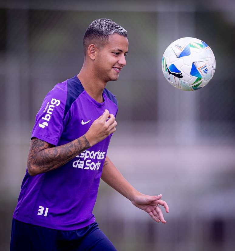 Kayke, em a&ccedil;&atilde;o pelo clube paulista.