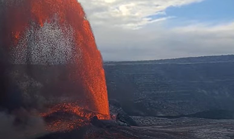 O Kilauea fez autoridades emitirem alerta laranja por conta do 23º episódio de erupção desde o final de 2024