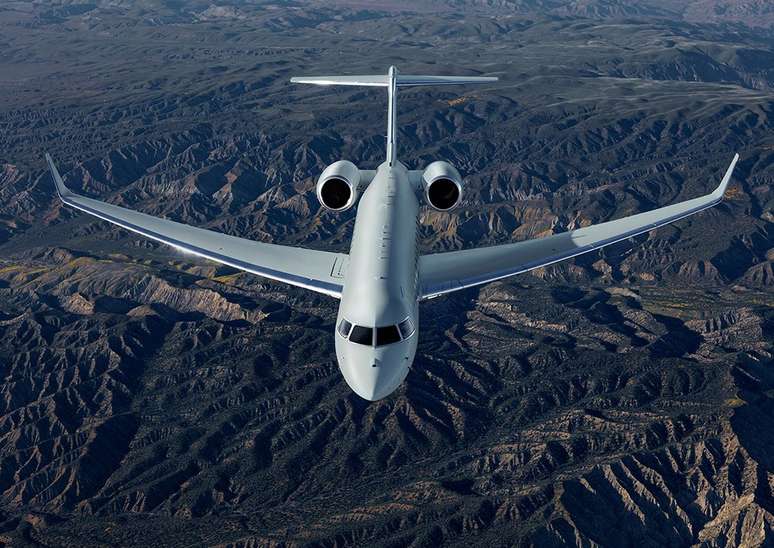 Jato Global 7500, da Bombardier, trouxe Carlo Ancelotti ao Brasil