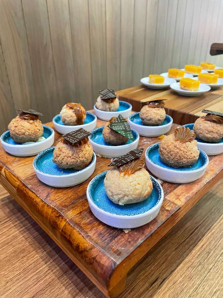 Apresentação de Ancelotti tem cardápio requintado 