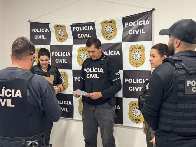 Pol&iacute;cia Civil em atividade durante a megaopera&ccedil;&atilde;o M&atilde;o de Ferro 2