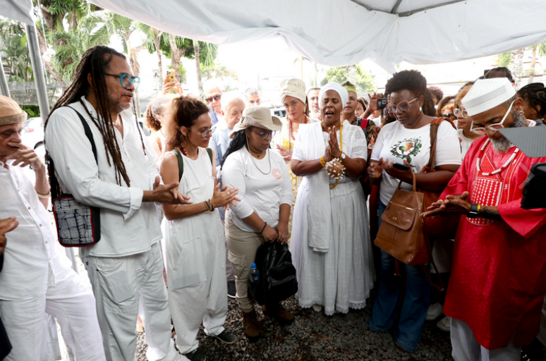 Líderes religiosos de matriz africana, católicos, evangélicos e muçulmanos estiveram presentes no ato