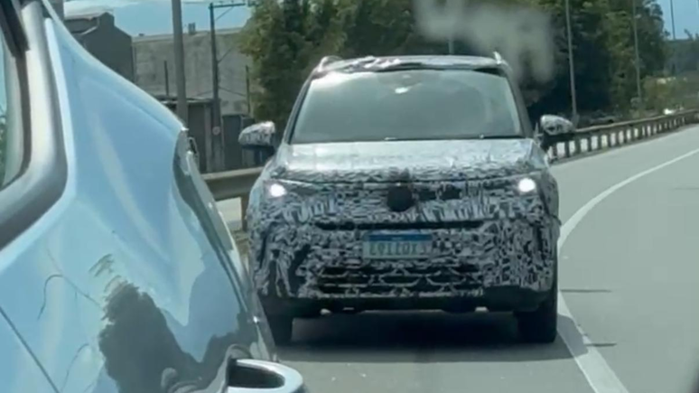 Novo Volkswagen Taos em testes pr&oacute;ximo &agrave; cidade de Taubat&eacute; (SP)