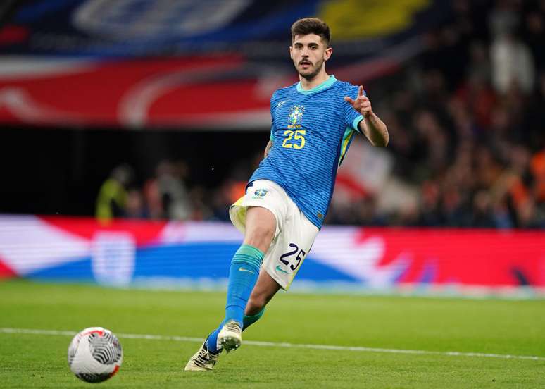 Beraldo com a camisa da Seleção Brasileira