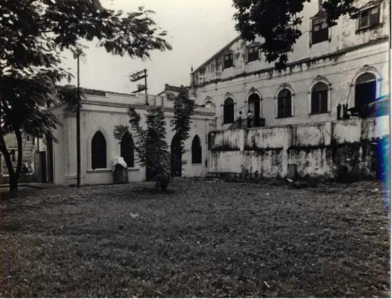 Vista interna da parte frontal do Conjunto da Pupuleira em 1983