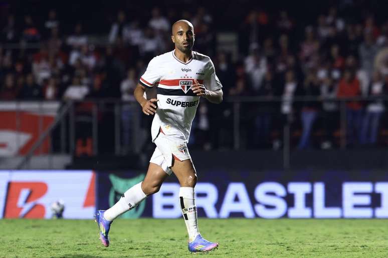 Lucas Moura (São Paulo) durante jogo contra o Fortaleza, no dia 02.05.2025 