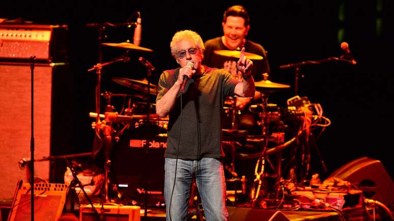 Roger Daltrey e Scott Devours, agora baterista do The Who, em 2023 -