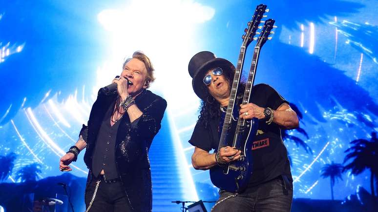 Axl Rose e Slash, do Guns N&rsquo; Roses, em 2023 -
