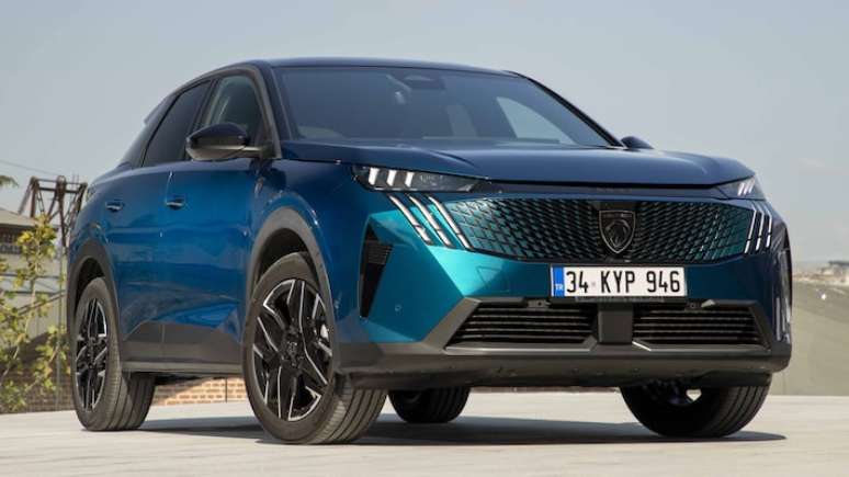 Peugeot 3008 deve usar a plataforma STLA Medium ao lado do Jeep Compass de 3&ordf; gera&ccedil;&atilde;o em complexo pernambucano