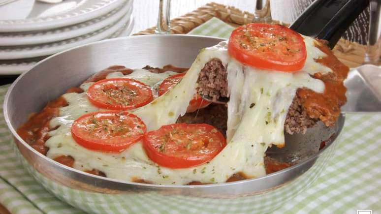 Hamb&uacute;rguer de carne mo&iacute;da &ndash; Foto: Stela Handa