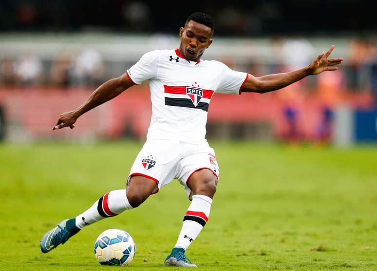 Atlético-MG tenta a contratação de volante ex-São Paulo