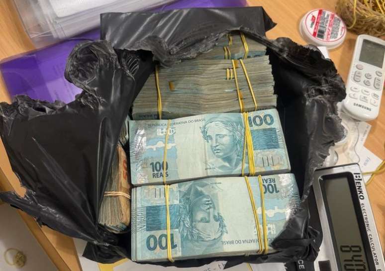 Dinheiro apreendido durante a 5&ordf; fase da Opera&ccedil;&atilde;o Sisamnes