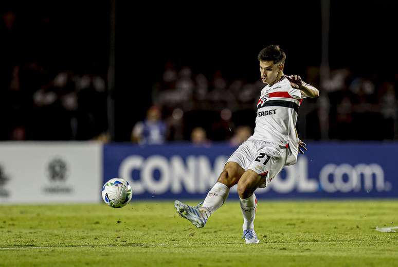 Bobadilla, no confronto do São Paulo com o Talleres, pela Libertadores, nesta terça, 27