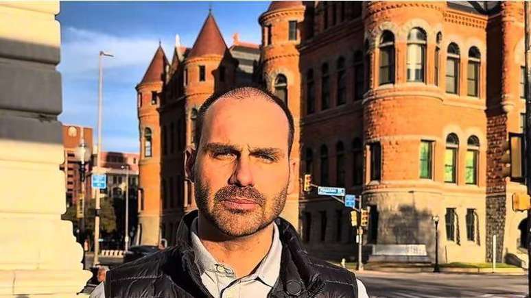 O deputado federal Eduardo Bolsonaro est&aacute; licenciado do cargo e est&aacute; morando nos EUA