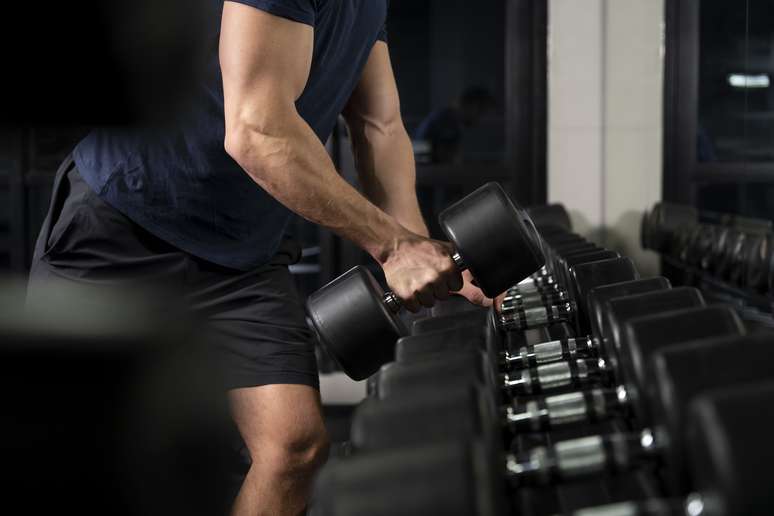 Personal trainer dá dicas de como ter melhores resultados na academia