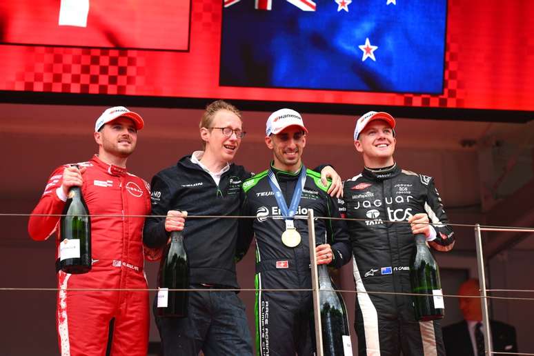 Cassidy foi ao p&oacute;dio em M&ocirc;naco, onde supostamente tomou a decis&atilde;o de deixar a Jaguar