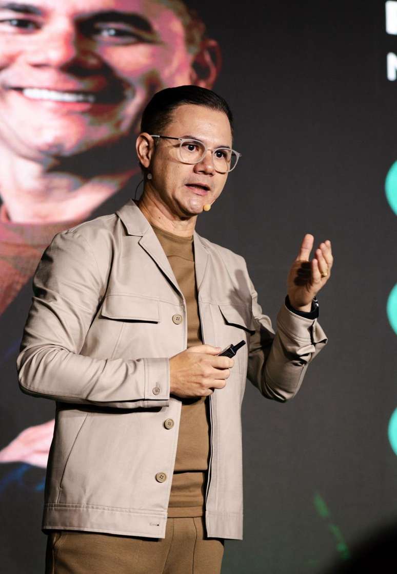 Liderança em ação: referência nacional em mentoria estratégica, Rogério Magalhães compartilha sua trajetória e métodos que já impactaram milhares de médicos no Brasil.