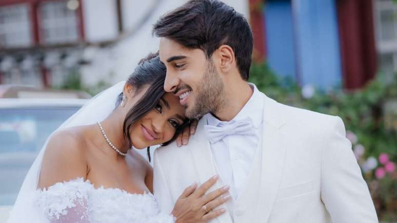Nanda Caroll e Diogo Melim