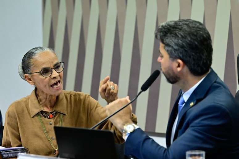 Marina Silva bate-boca com o senador Marcos Rogerio (PL-RO).