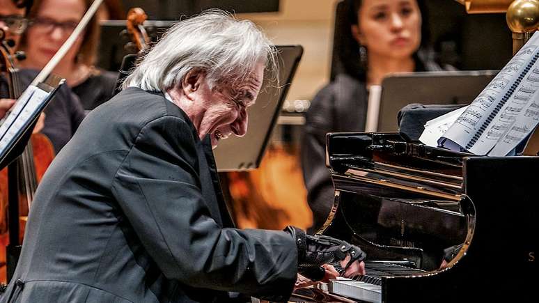 O Maestro João Carlos Martins enfrentou um diagnóstico de câncer