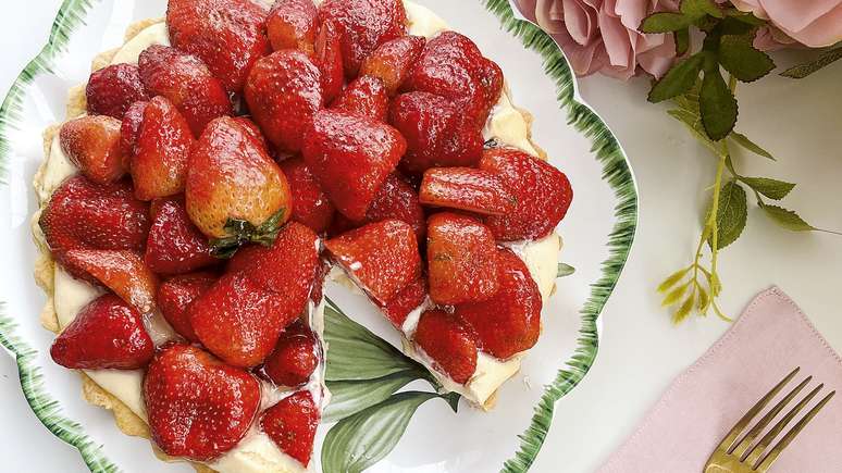 Torta de morango, uma das receitas favoritas da chef Otavia para a estação