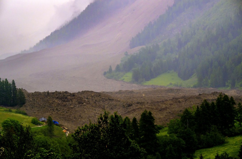 O vilarejo ficou completamente soterrado