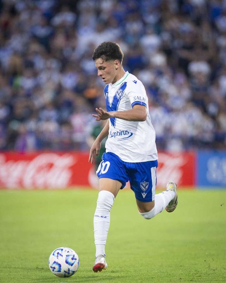 Montoro em ação pelo Vélez 