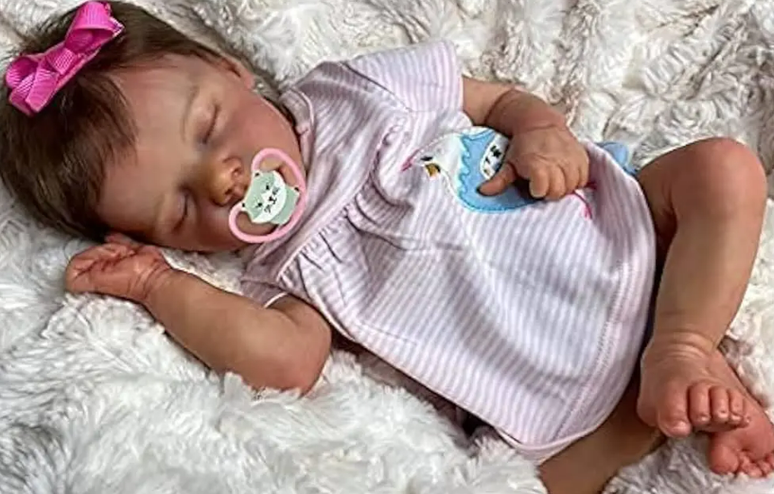Bebês reborn têm gerado polêmicas nas redes sociais