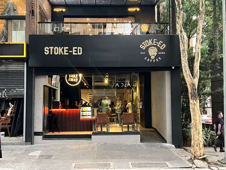 Veja detalhes da Stoke-Ed, nova cafeteria do surfista Italo Ferreira em SP