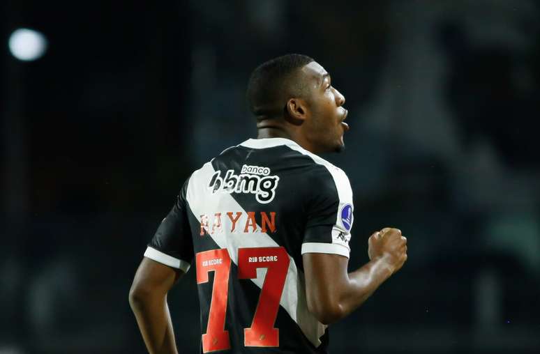 Rayan vive grande fase com a camisa do Vasco, sob a batuta de Fernando Diniz &ndash;