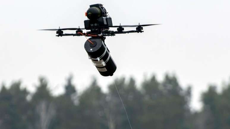 Os drones de fibra &oacute;ptica s&atilde;o um novo e terr&iacute;vel perigo na linha de frente da guerra na Ucr&acirc;nia