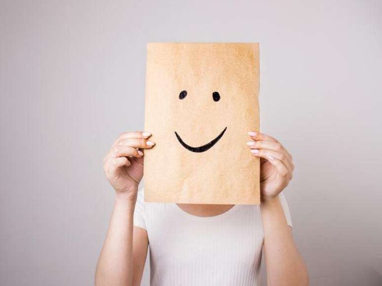 Os sorrisos falsos não são necessariamente maliciosos — e podem servir a importantes funções sociais