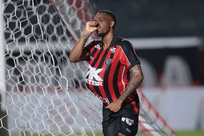 Vit&oacute;ria precisa vencer para sair da zona de rebaixamento &ndash;