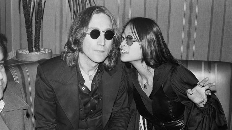 John Lennon e May Pang em 1974 -