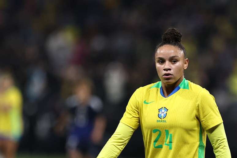 Dudinha faz jogo memorável contra o Japão. Assim, consolida o seu nome na Seleção Brasileira –