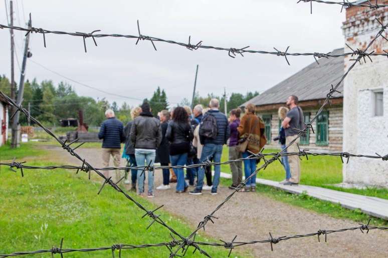 Estima-se que entre 700.000 e 1,2 milh&otilde;es de sovi&eacute;ticos morreram nos gulags durante a repress&atilde;o lan&ccedil;ada por Stalin na d&eacute;cada de 1930.