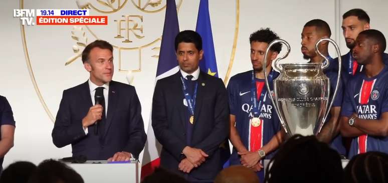 Marquinhos teve lugar de destaque na transmissão da TV, ao lado do presidente do PSG, Nasser Al-Khelaïfi, e do presidente da França, Emmanuel Macron