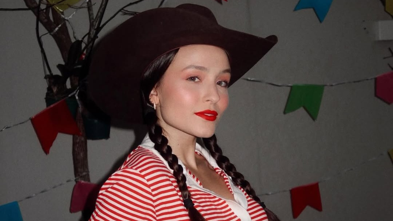 Larissa Manoela 