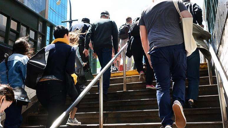 Muitas pessoas sobem escadas como uma atividade trivial do dia a dia. Mas esta simples a&ccedil;&atilde;o pode facilmente trazer benef&iacute;cios &agrave; sa&uacute;de.