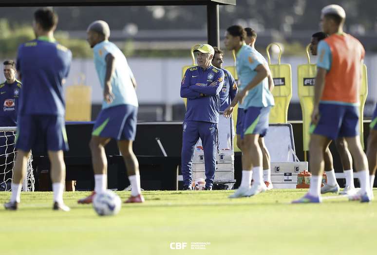 Carlo Ancelotti comanda primeiro treino pela Seleção Brasileira